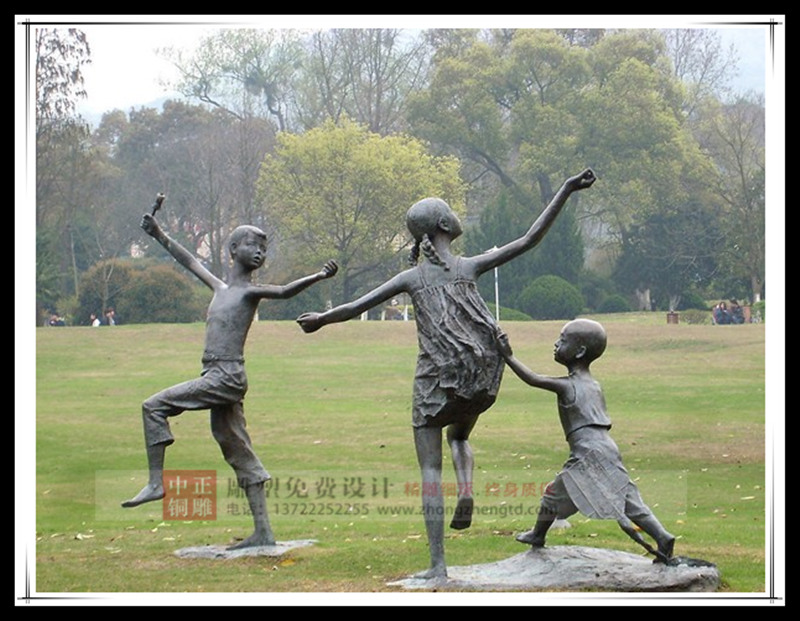 兒童嬉戲雕塑800.jpg
