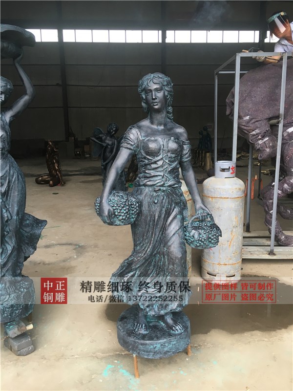 四季女神銅像