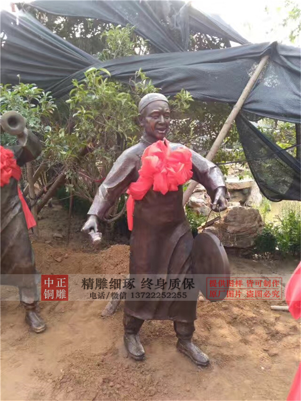 古代娶親銅像