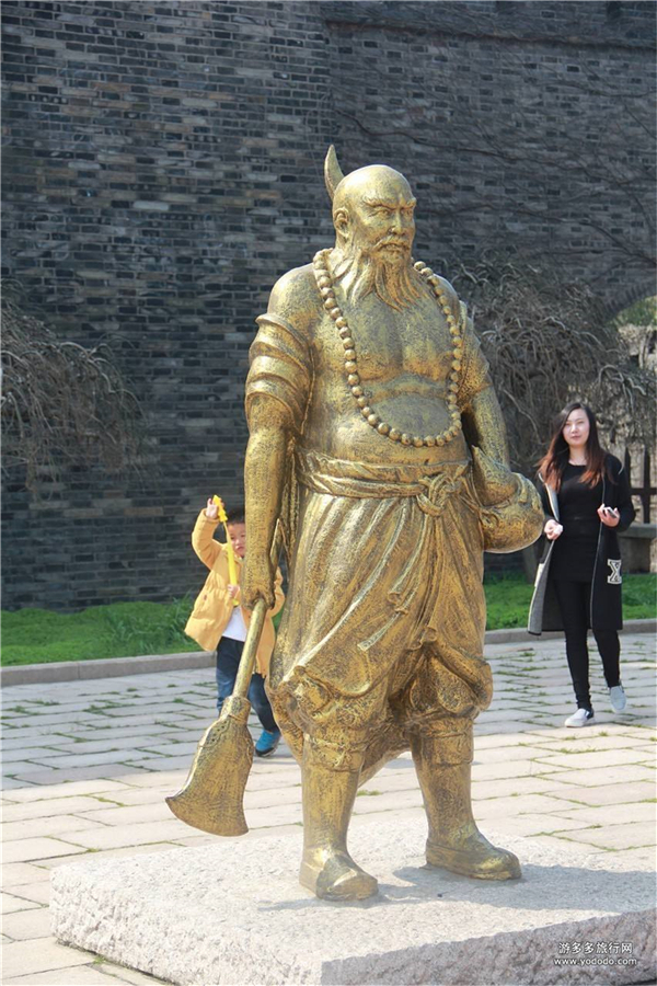 魯智深銅像