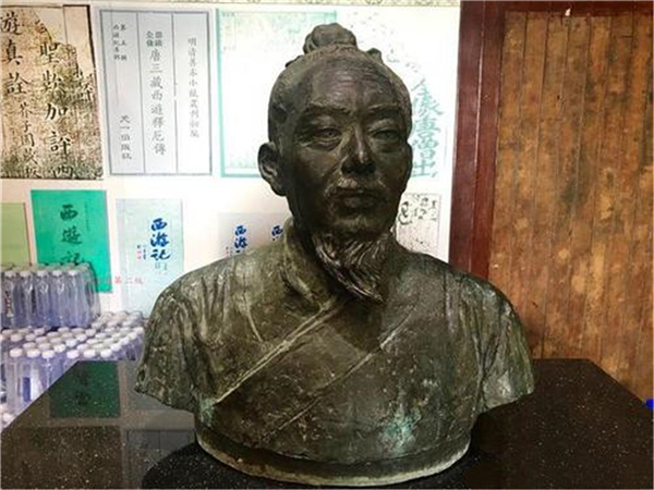 吳承恩銅像