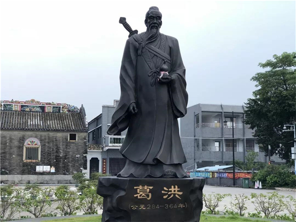 供應十大名醫(yī)雕塑.jpg