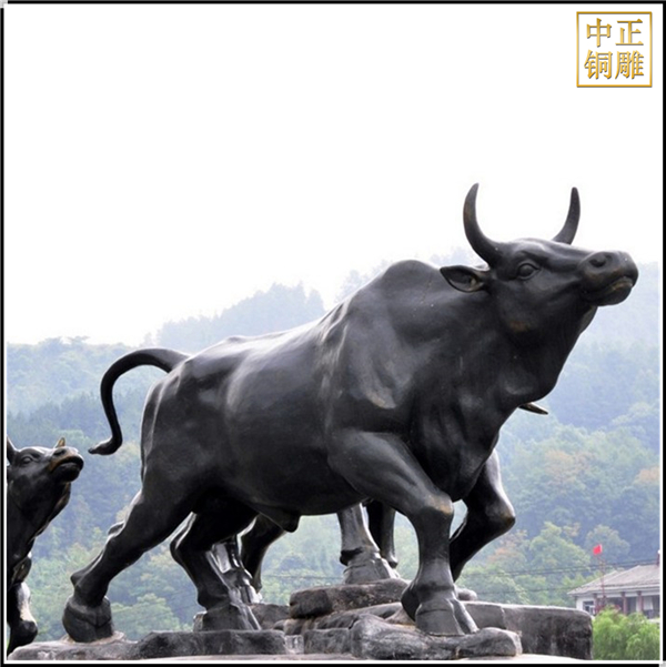 黃銅牛雕塑