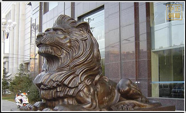 爬獅鑄銅雕塑