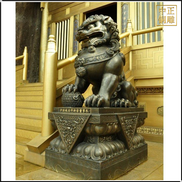 兩米高銅獅子.jpg