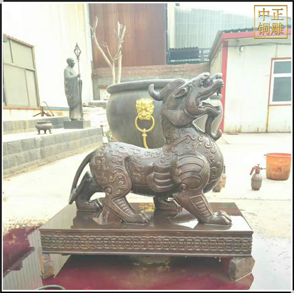 酒店門(mén)口銅貔貅