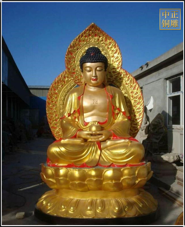 彩繪如來佛祖