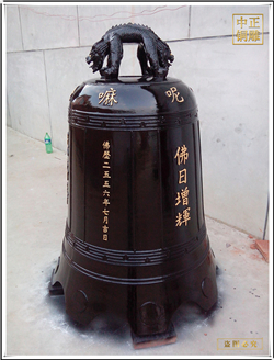 寺廟擺放銅鐘