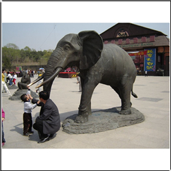 動(dòng)物園門前銅大象雕塑