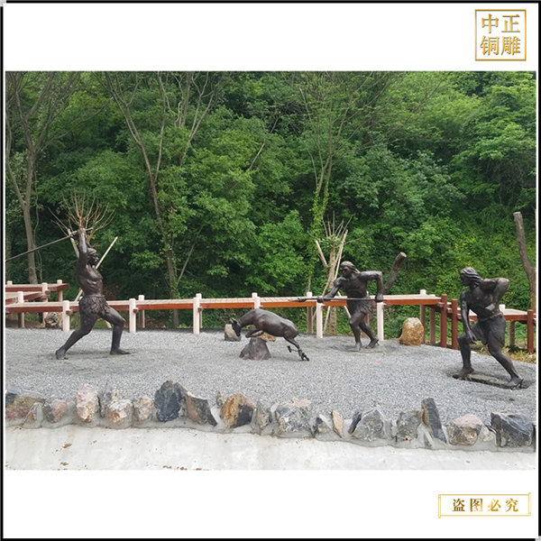 4園林馬壩人捕獵銅雕塑.jpg