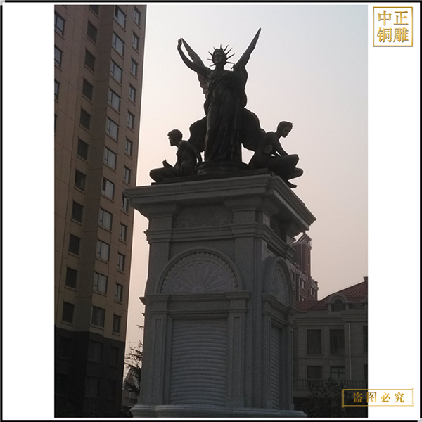 1小區(qū)景觀西方人物雕塑.jpg