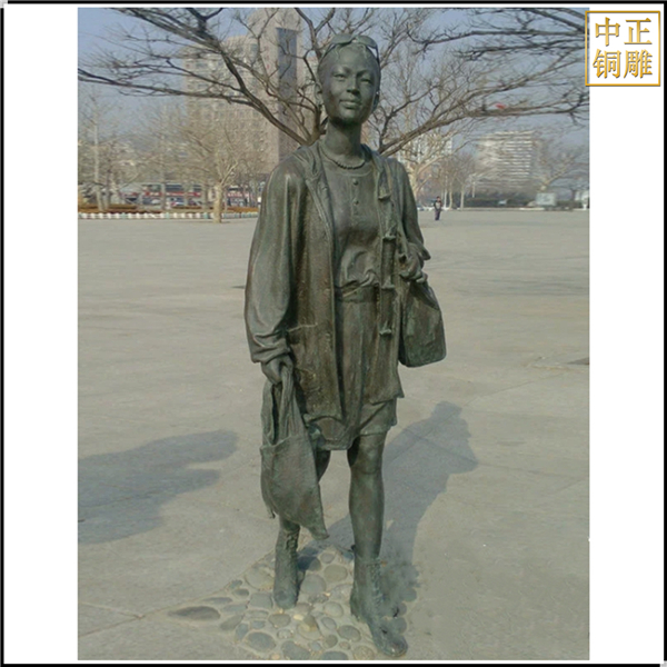 廣場女孩人物銅雕塑