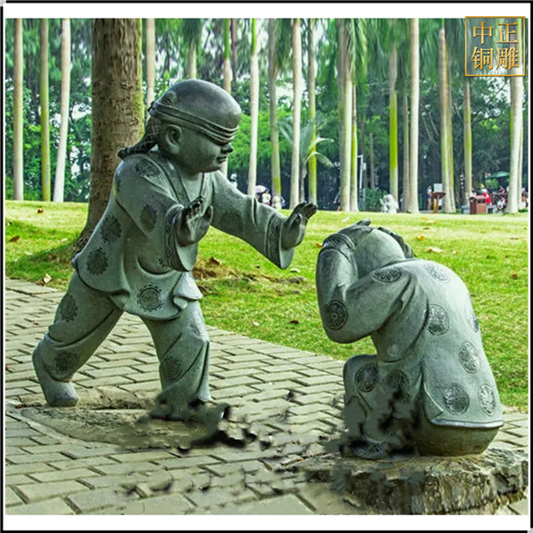 廣場小孩捉迷藏景觀雕塑.jpg